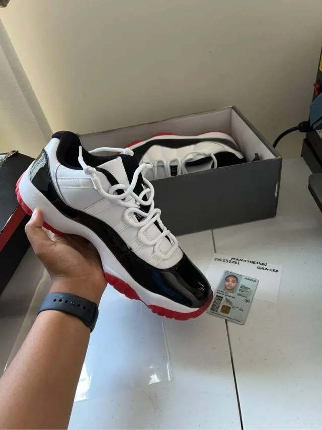 Air jordan 11 low gym red