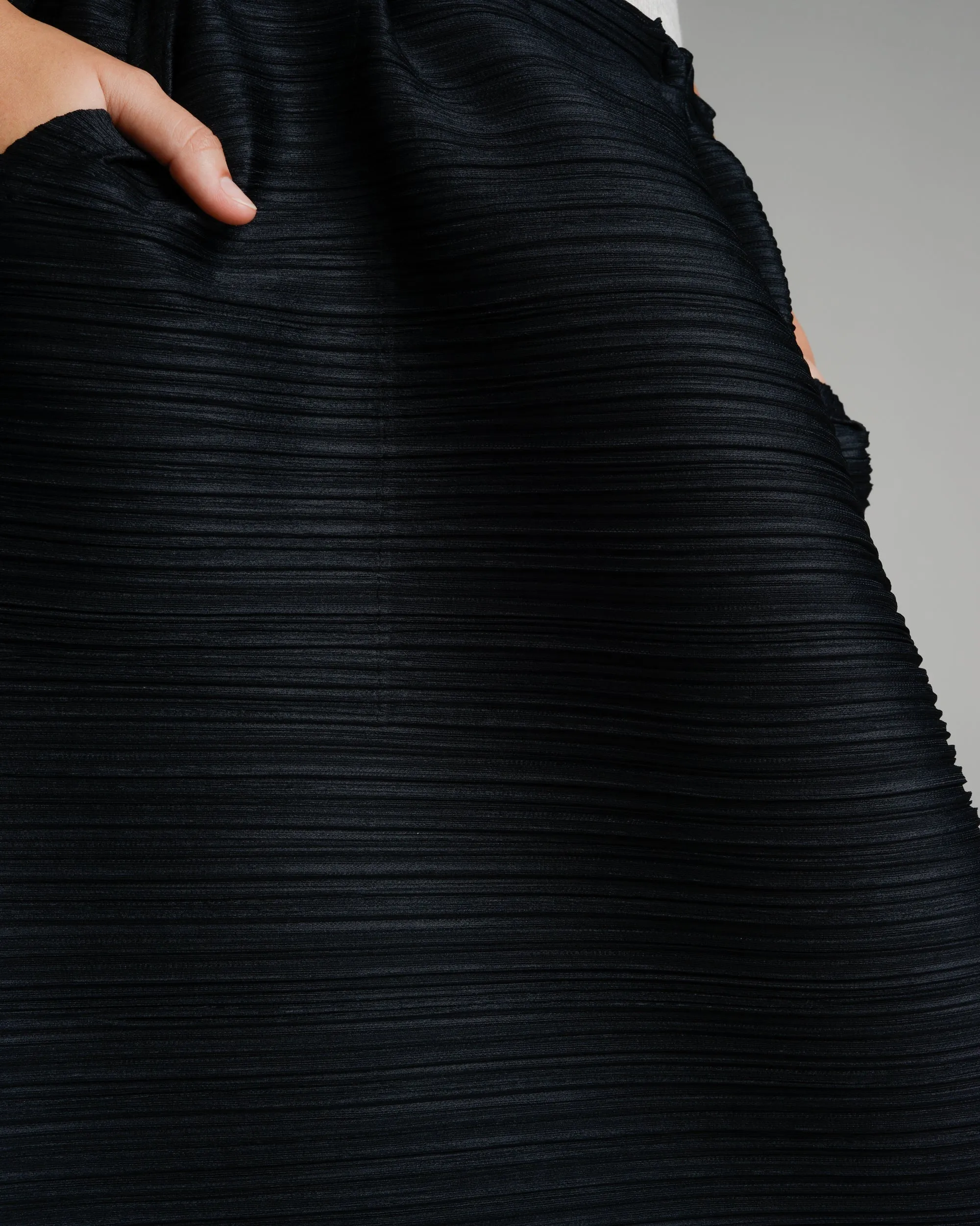 Black Bounce Pleat Skirt