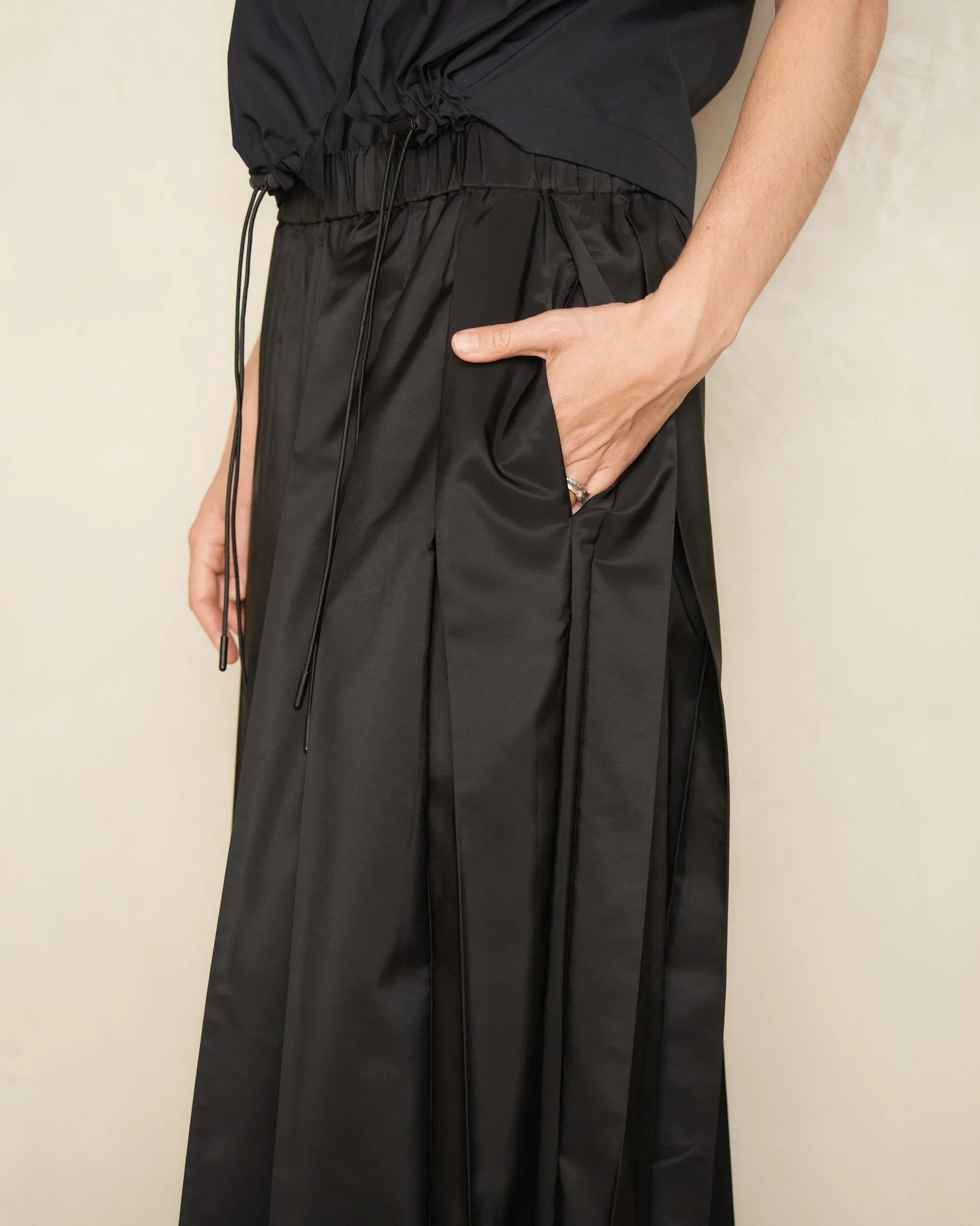 Black Pleated Elasticated Waist Kilt Skirt