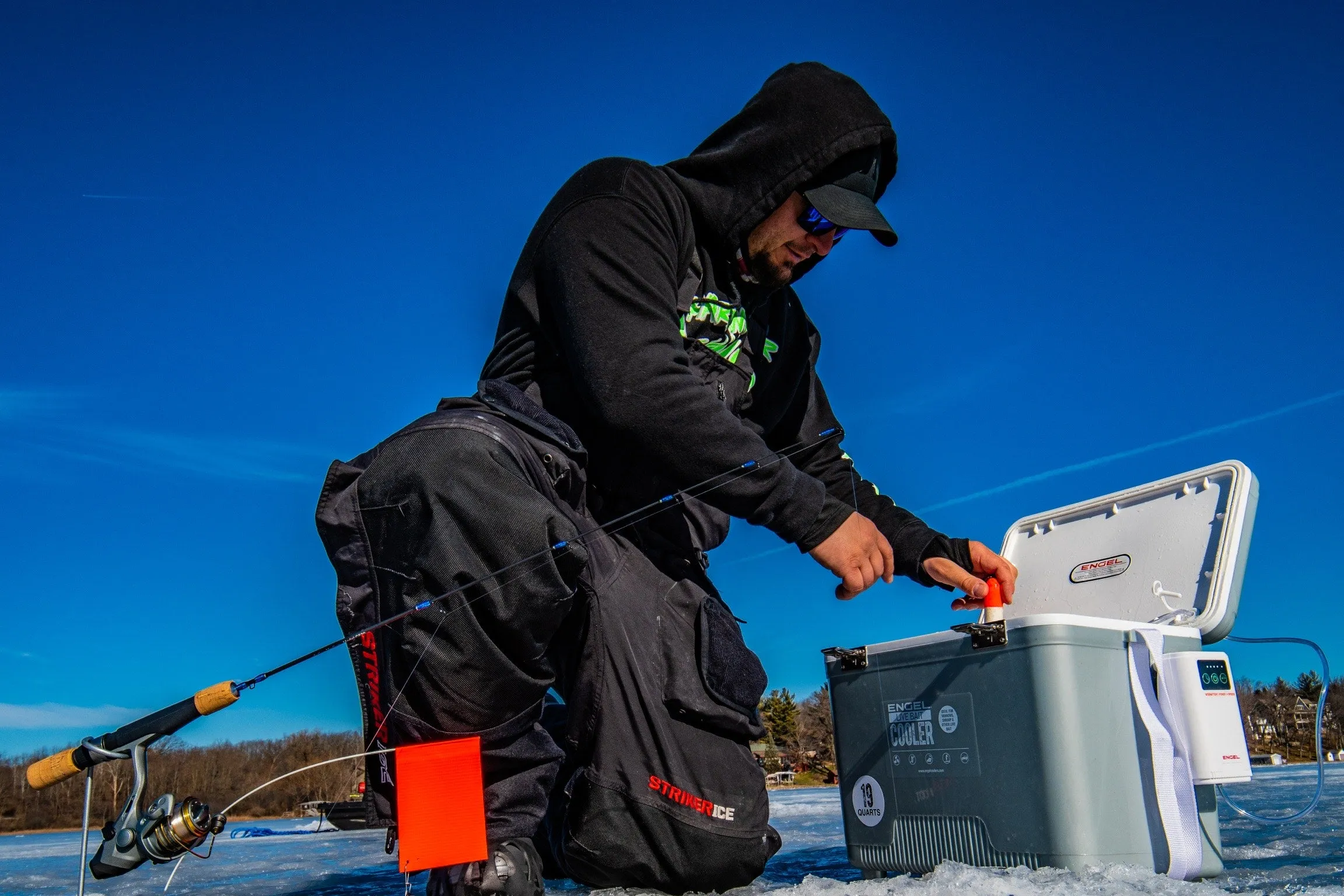 Engel 19Qt Live bait Pro Cooler with AP3 Rechargeable Aerator & Stainless Hardware