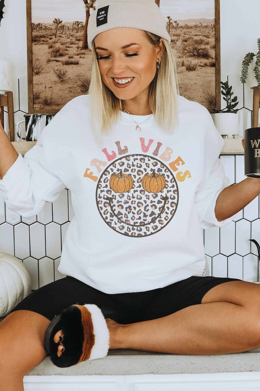 FALL VIBES LEOPARD PUMPKINS GRAPHIC SWEATSHIRT