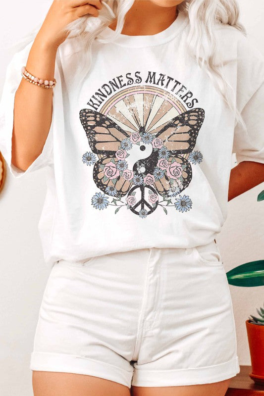 KINDNESS MATTERS GRAPHIC TEE PLUS SIZE