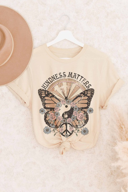 KINDNESS MATTERS GRAPHIC TEE PLUS SIZE