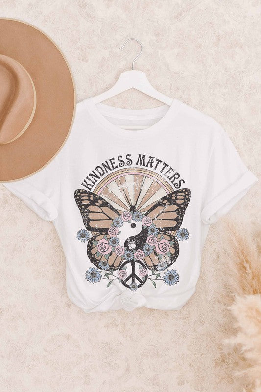 KINDNESS MATTERS GRAPHIC TEE PLUS SIZE