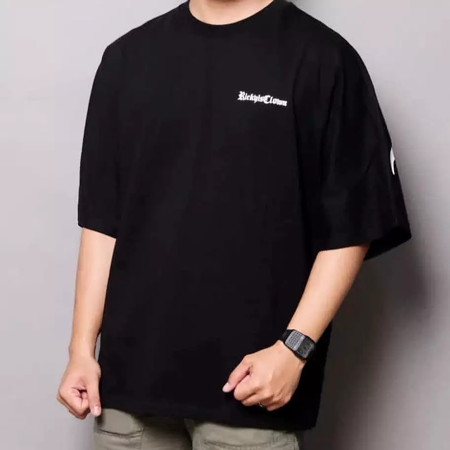 Rickyisclown [RIC] Gothic Logo Drop Shoulder Oversized Tee Black [R8210720M-A]