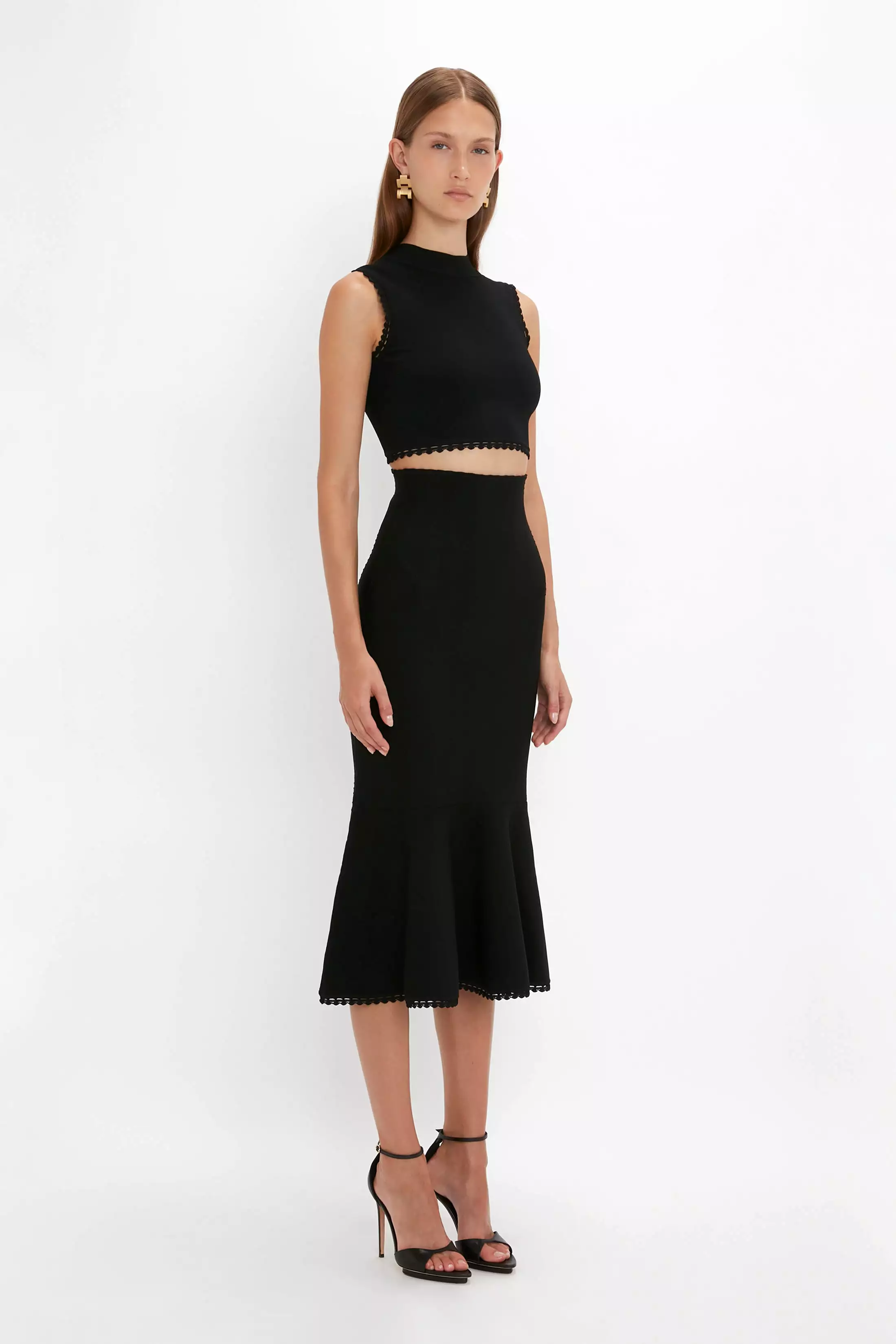 VB Body Scallop Trim Flared Skirt In Black